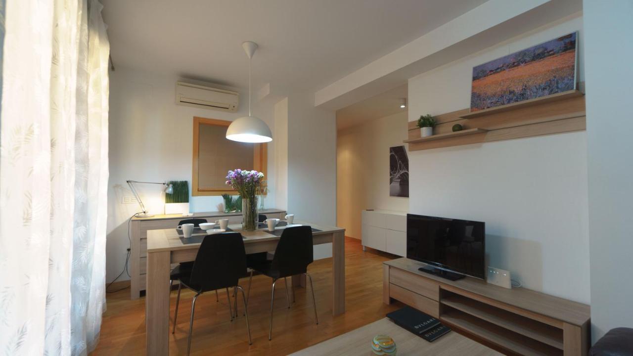 Rentalsevilla Coqueto Apartamento Con Terraza Privada Exterior photo